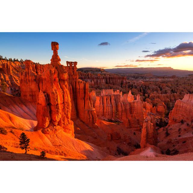 Thor's Hammer in Bryce Canyon by Bill_Vorasate - Wrapped Canvas Photograph Natur Pur Size: 30cm H x 46cm W on Productcaster.