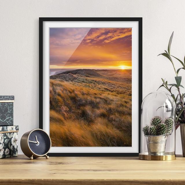 Gerahmtes Papierbild - Fotografie „Sunrise at the Beach in Sylt” East Urban Home Größe: 40 cm H x 30 cm B, Rahmen-Optionen: Mattes Schwarz on Productcaster.