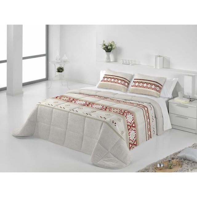 Mariposa Microfibre Comforter Gracie Oaks Colour: Granate, Size: 270cm W x 270cm L on Productcaster.