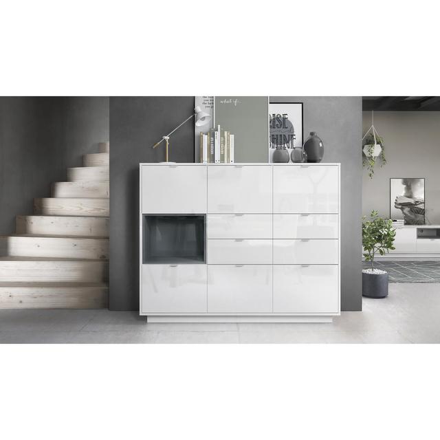 Highboard Mcclung 153 cm Metro Lane Inklusive Beleuchtung: Nein, Farbe: Grau (glänzend) on Productcaster.