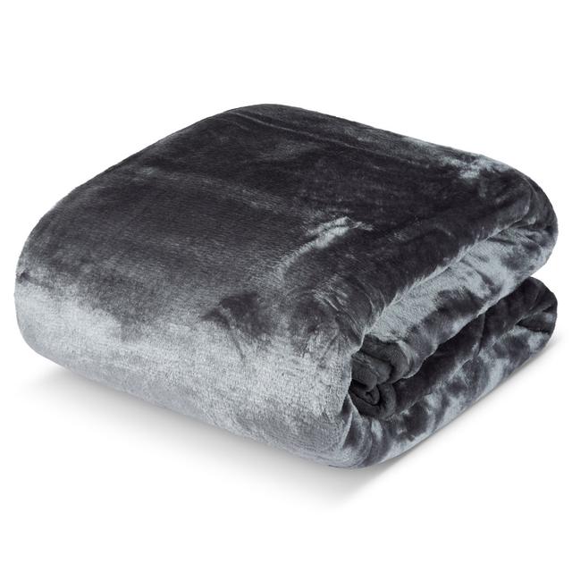 Ahnalee Standard Throw Blanket Fairmont Park Colour: Metallic Grey, Size: 150cm W x 200cm L on Productcaster.