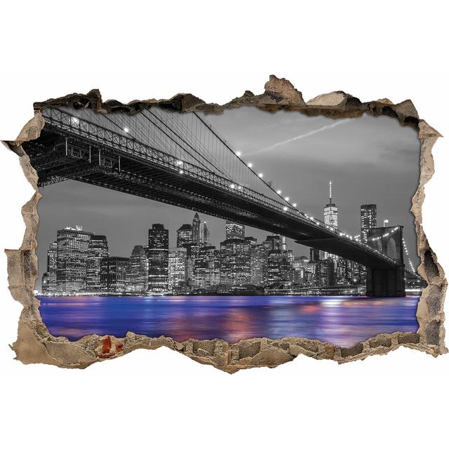 Wandtattoo Große Brooklyn-Bridge mit Sicht auf Stadt East Urban Home Größe: 62 cm H x 92 cm B x 0,02 cm T on Productcaster.