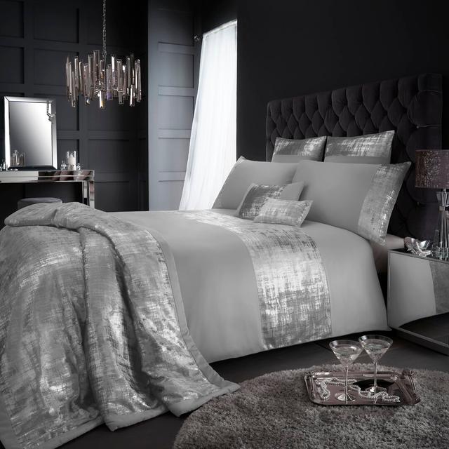 Tomaszewski Duvet Covers Set Canora Grey Size: Super King Duvet Cover + 2 Standard Pillowcases, Colour: Grey on Productcaster.