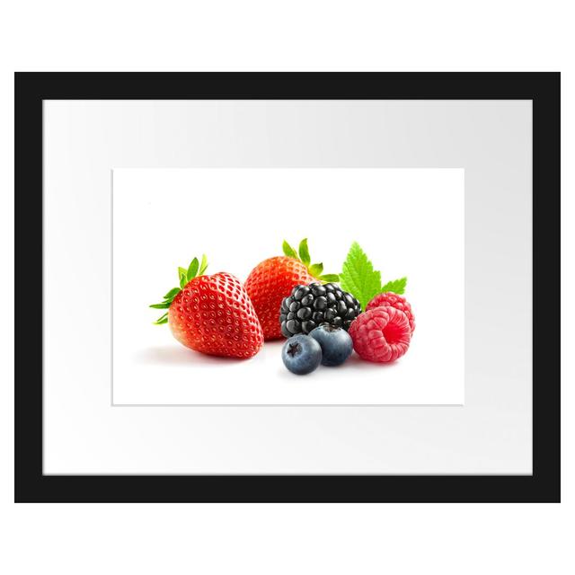 Gerahmtes Poster Frisches Obst East Urban Home Größe: 30 cm H x 38 cm B on Productcaster.