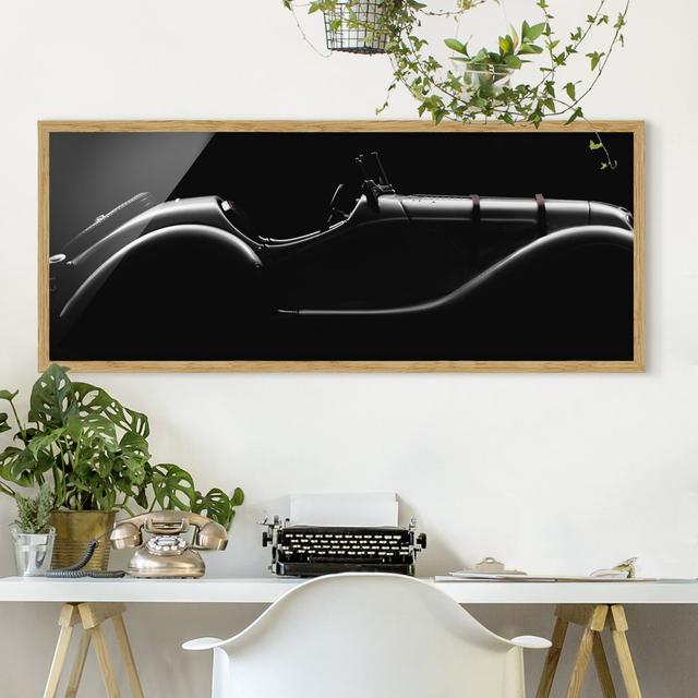 Gerahmter Grafikdruck Vintage Car Silhouette ModernMoments Rahmenauswahl: Brauner Rahmen, Maße: 20 cm H x 50 cm B x 2 cm T on Productcaster.