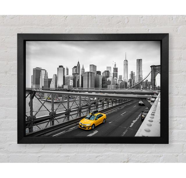 Gelbes Taxi auf der Brooklyn Bridge - Druck Bright Star Größe: 100 cm H x 141,4 cm B x 3,4 cm T on Productcaster.