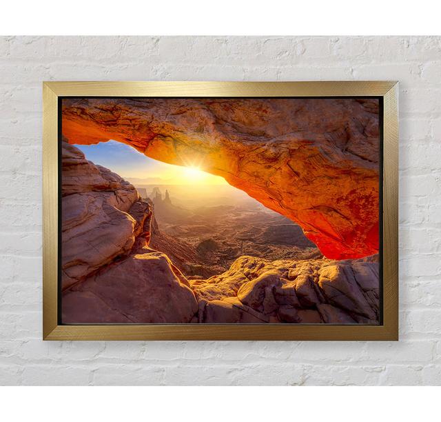 Sun Burst Through The Red Rock Canyon - Einzelne Bilderrahmen Kunstdrucke Bright Star Größe: 84,1 cm H x 118,9 cm B x 3,4 cm T on Productcaster.