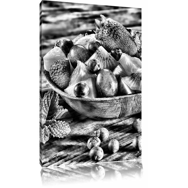 Leinwandbild Fruits Apfel Weintraube Kirsche Obstkorb in Monochrom East Urban Home Größe: 80 cm H x 60 cm B on Productcaster.