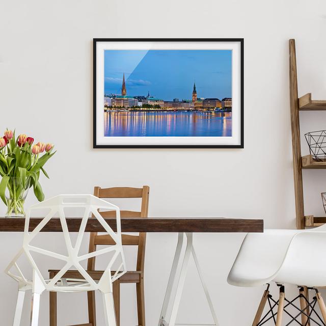 Gerahmter Fotodruck Hamburg Skyline East Urban Home Rahmenoptionen: Mattes Schwarz, Größe: 70 cm H x 100 cm B on Productcaster.