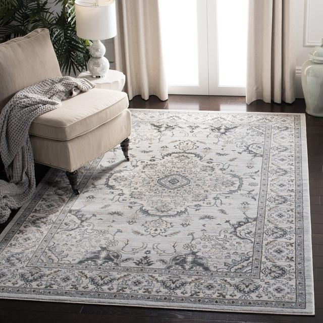 Pearce Persian Light Grey Area Rug Latitude Vive Rug Size: Rectangle 5'3" x 7'6" on Productcaster.