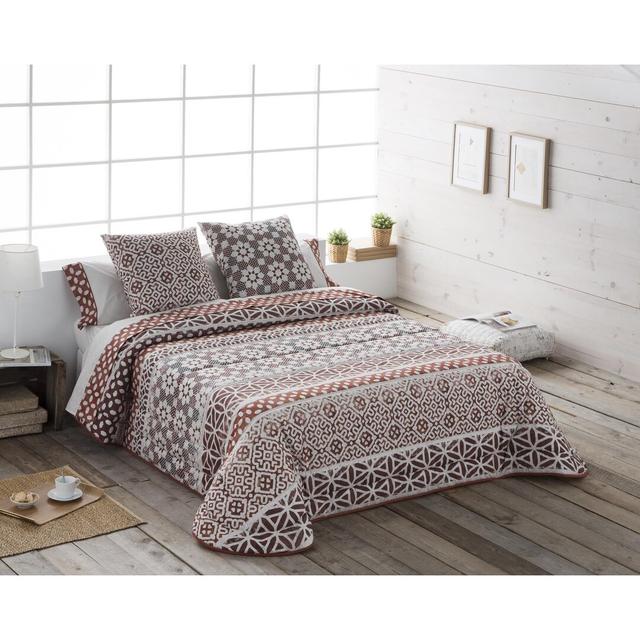 Carrie Bedspread Gracie Oaks Size: 240 x 270 cm Bedspread on Productcaster.