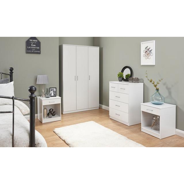 Charents 4 Piece Bedroom Set Wade Logan Colour: White on Productcaster.