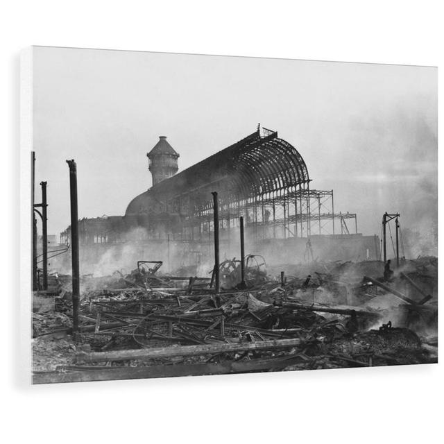 'Crystal Palace Fire, 1936' Photograph Borough Wharf Size: 79.3 cm H x 100 cm W x 3.8 cm D, Format: Wrapped Canvas on Productcaster.