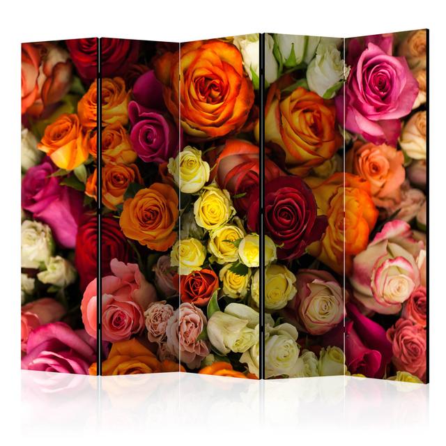 Paravent Bouquet Of Roses II mit 5 Paneelen East Urban Home on Productcaster.