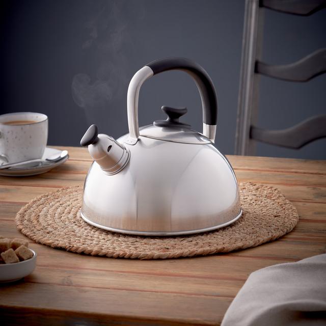 Stellar Stove Top, Casstel Kettle, 2L Stellar on Productcaster.