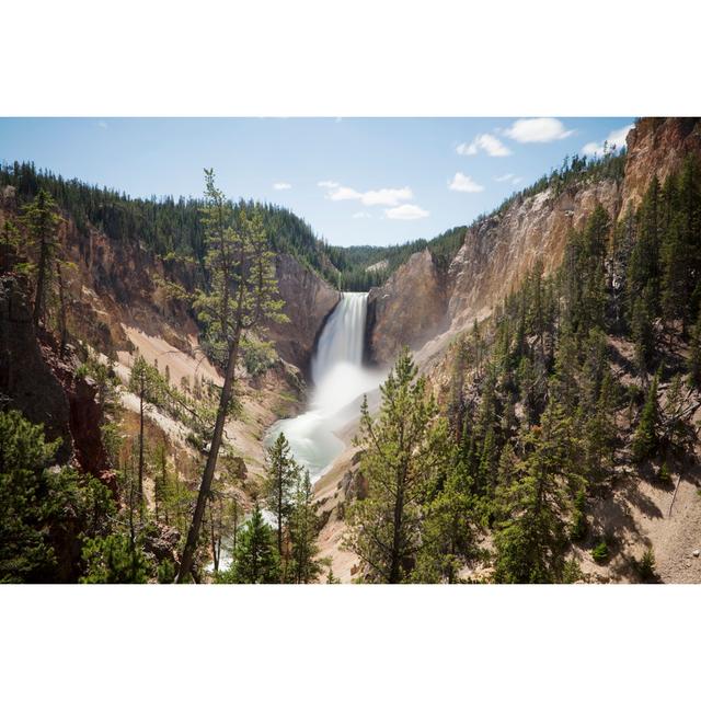 Wasserfall im Yellowstone Canyon von Davemantel - Kunstdrucke auf Leinwand Alpen Home Größe: 20 cm H x 30 cm B on Productcaster.