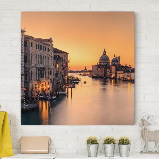 Leinwandbild Goldenes Venedig Longshore Tides Farbe: Orange, Größe: 40 cm H x 40 cm B x 5 cm T, Format: 330g/m² Recycled Canvas on Productcaster.