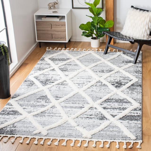 Driskill Tassel Looped/Hooked Grey/White Rug World Menagerie Rug Size: Rectangle 90 x 150cm on Productcaster.