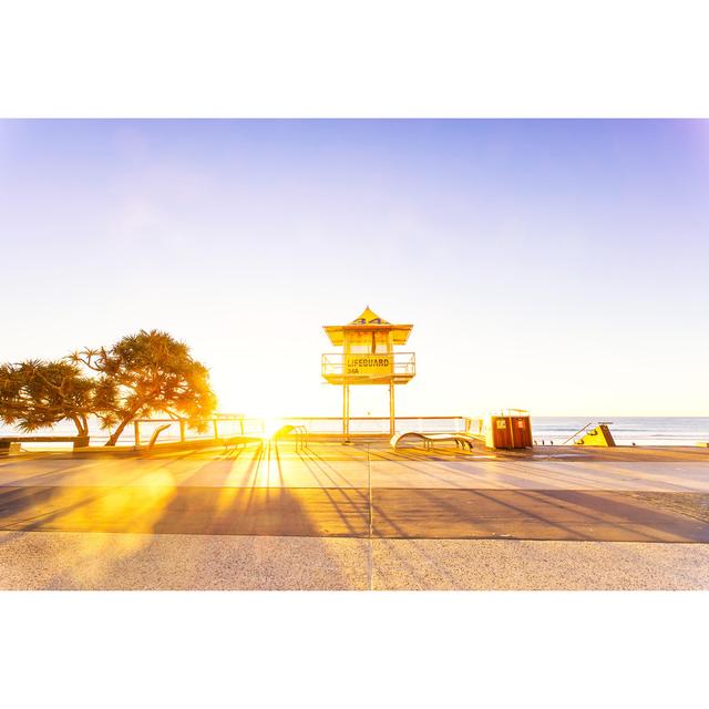 Lifeguard Tower At Sunrise House of Hampton Size: 30cm H x 46cm W x 3.8cm D on Productcaster.