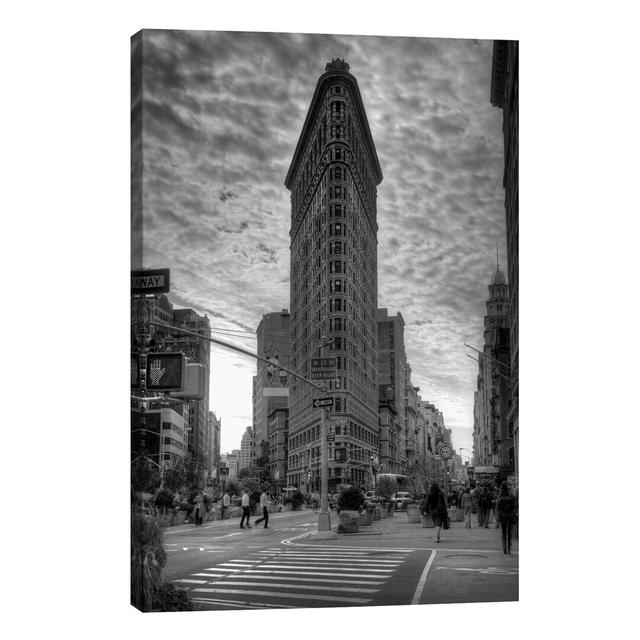 Flatiron Building (New York City) by Christopher Bliss - Print on Canvas East Urban Home Size: 66.04cm H x 45.72cm W x 3.81cm D, Format: Wrapped Canva on Productcaster.