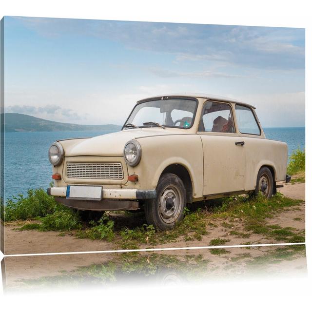 Leinwandbild „Trabi am Meer, DDR Kult", Fotodruck Pixxprint Größe: 40 cm H x 60 cm B on Productcaster.