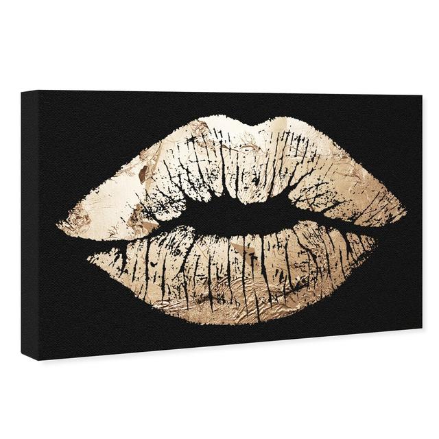 'Gold Leaf Kiss' Graphic Art on Wrapped Canvas East Urban Home Size: 40.6 cm H x 61 cm W on Productcaster.