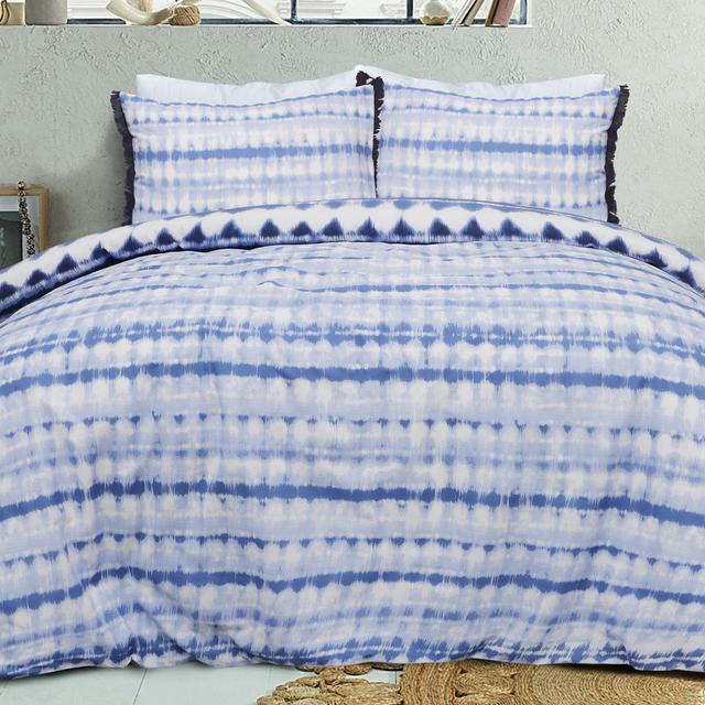 Asharoken Cotton Blend Geometric Duvet Cover with Pillowcases World Menagerie Size: Single - 1 Standard Pillowcase, Colour: White/Blue on Productcaster.