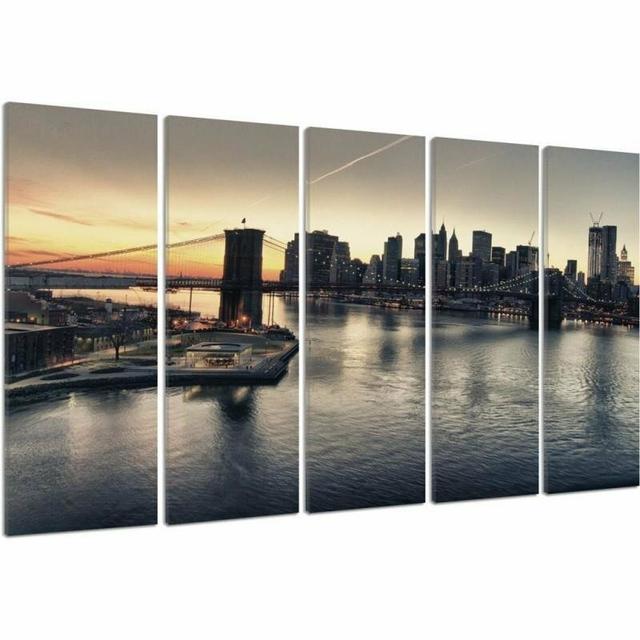 The Brooklyn Bridge and Manhattan at Sunset - Photographic Print Set on Canvas Brayden Studio Size: 140cm H x 300cm W on Productcaster.