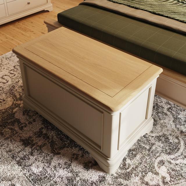 Hocker Bulmer mit Stauraum ClassicLiving Beinfarbe: Creme on Productcaster.