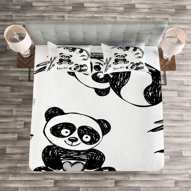 Tagesdecken-Set Panda mit Bezug East Urban Home Größe: 220 x 220 cm Tagesdecke – 2 Kissenhüllen on Productcaster.