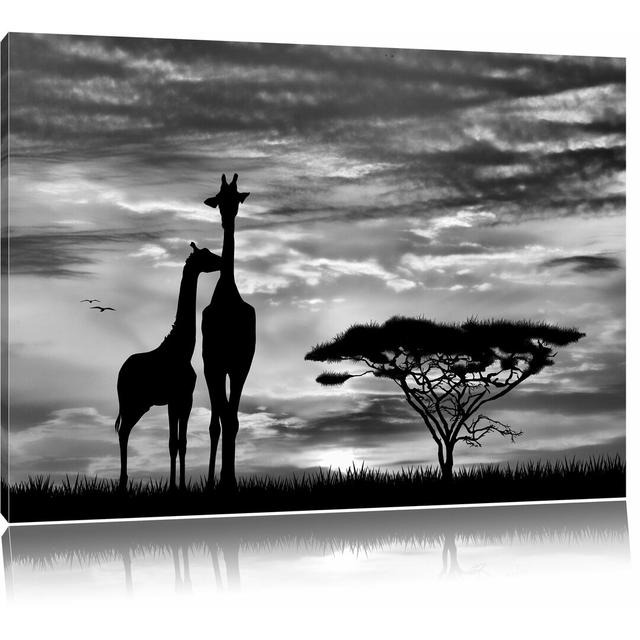 Leinwandbild Giraffen im Sonnenuntergang in Monochrom East Urban Home Größe: 70 cm H x 100 cm B on Productcaster.