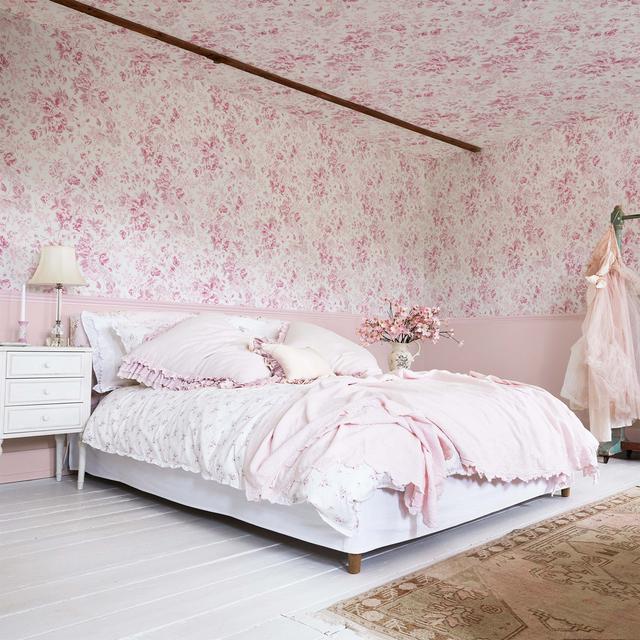 Muller 3m x 2.8m Matte Wallpaper Roll Lark Manor Colour: Pink on Productcaster.