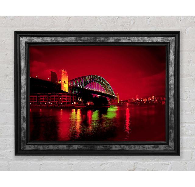 Sydney Harbour Bridge Red Glow - Einzelner Bilderrahmen Kunstdrucke Bright Star Größe: 84,1 cm H x 142,2 cm B x 8 cm T on Productcaster.