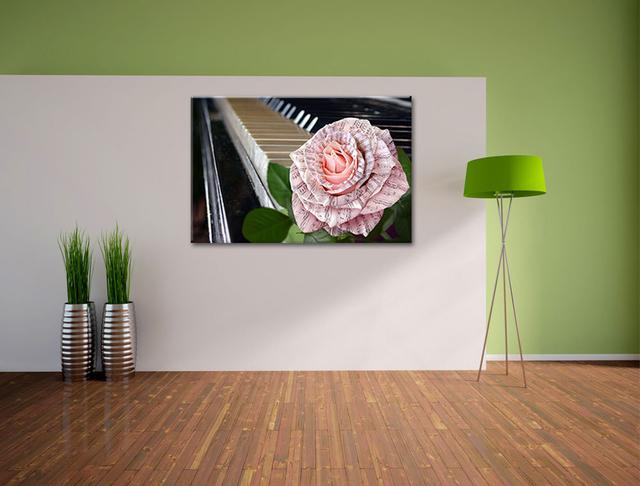 Leinwandbild ,,Noten auf zarter Rose neben Klavier", Fotodruck East Urban Home Größe: 70 cm H x 100 cm B on Productcaster.