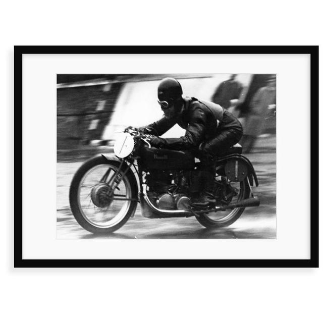 'Ted Mellors Winning the Lightweight Tt Isle of Man Race, on a 1939 Benelli' - Photograph George Oliver Size: 70 cm H x 100 cm W x 2.3 cm D, Format: F on Productcaster.