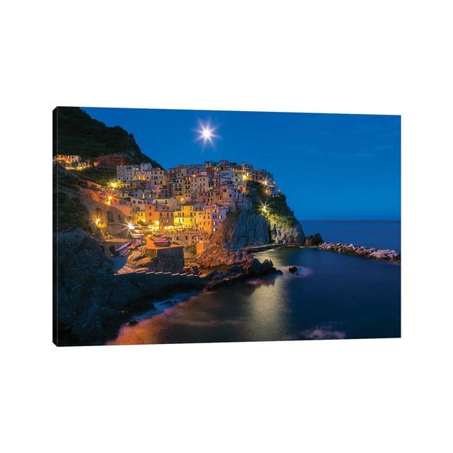 Italy, Manarola. Sunset On Town. Highland Dunes Size: 101.6cm H x 152.4cm W on Productcaster.