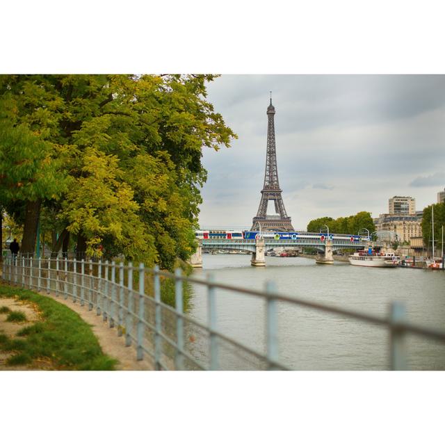 Autumn Parisian Cityscape by Encrier - Wrapped Canvas Photograph 17 Stories Size: 20cm H x 30cm W on Productcaster.