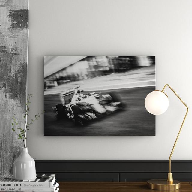 Leinwandbild „Mercedes W06 F1-Auto“, Fotodruck East Urban Home on Productcaster.