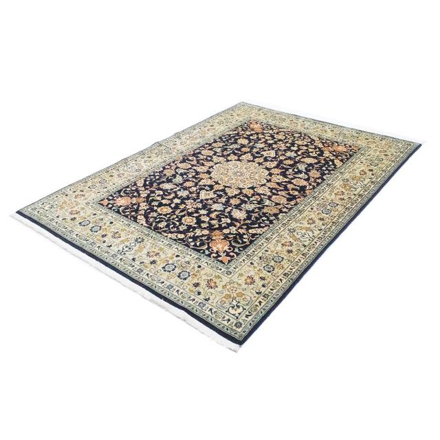 Rosas Persian Rug Latitude Vive on Productcaster.