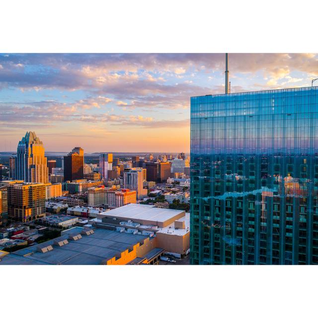 Austin, Texas by RoschetzkyIstockPhoto - Drucken 17 Stories Größe: 50cm H x 75cm B x 1,8cm T on Productcaster.