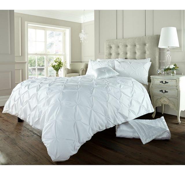 Barney Solid Colour Duvet Cover Set with Pillowcases Rosdorf Park Size: Single - 1 Standard Pillowcase, Colour: White on Productcaster.