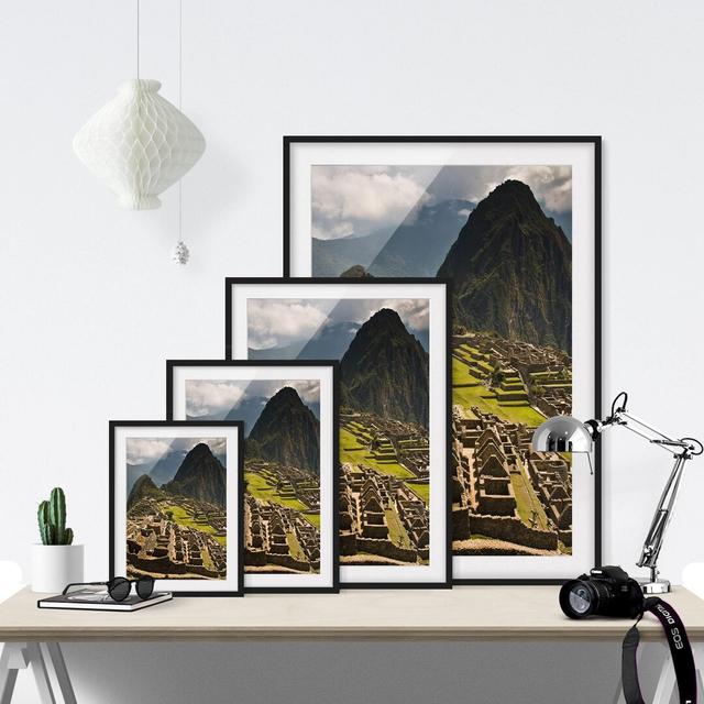 Gerahmter Fotodruck Machu Picchu East Urban Home Rahmenauswahl: Mattes Schwarz, Größe: 40 cm H x 30 cm B on Productcaster.