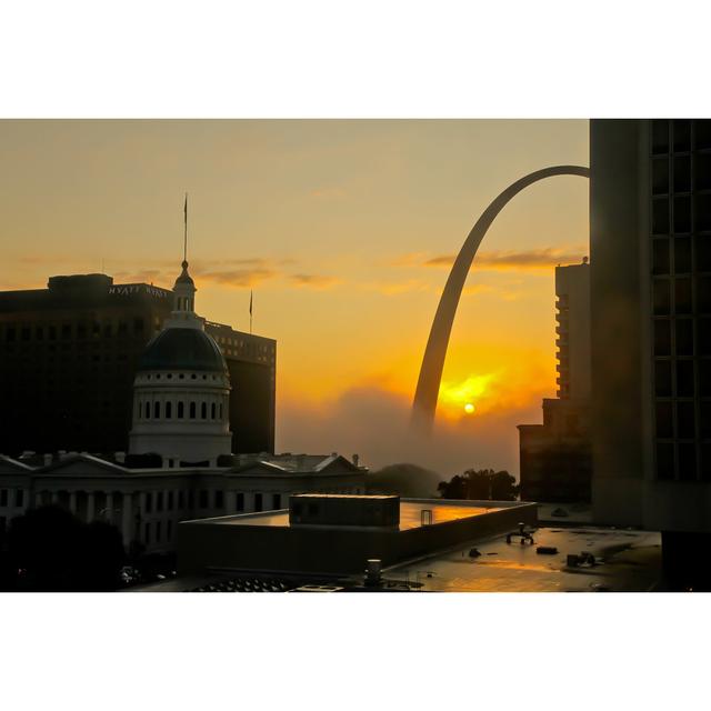 Sunrise And Gateway Arch by Vkp-australia - No Frame Art Prints on Canvas 17 Stories Size: 30cm H x 46cm W on Productcaster.