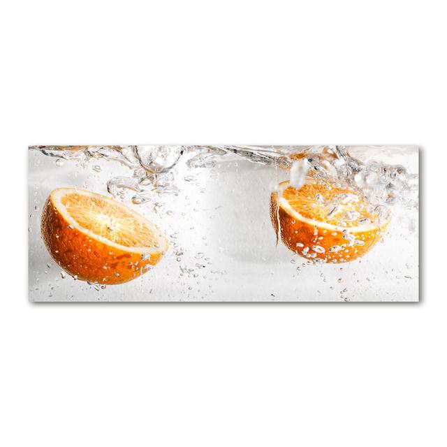 Orangen unter Wasser - Kunstdrucke auf Segeltuch Brayden Studio on Productcaster.