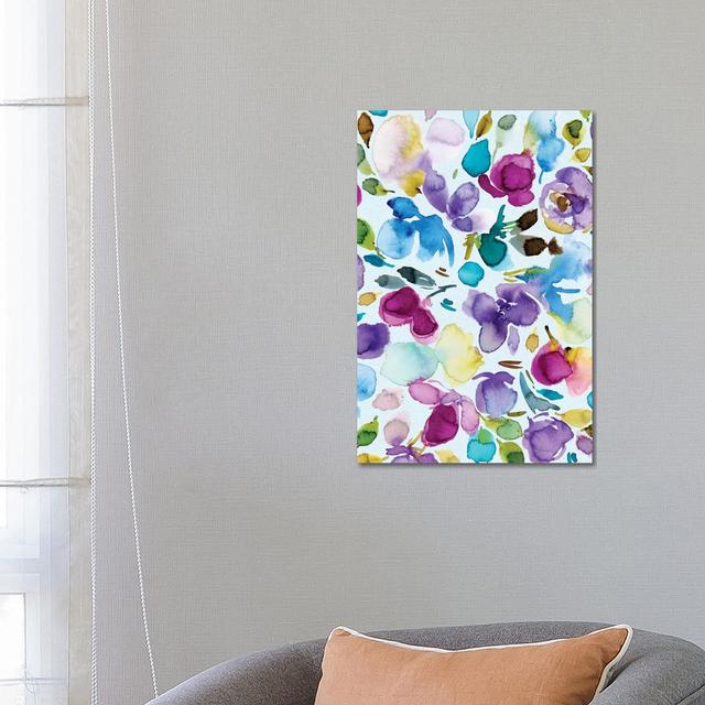 Floral Party by Joy Ting - Wrapped Canvas Gallery-Wrapped Canvas Giclée ClassicLiving Size: 66.04cm H x 45.72cm W on Productcaster.