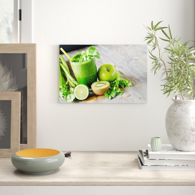 Leinwandbild „Grüner BIO Smoothie", Fotodruck East Urban Home Größe: 80 cm H x 120 cm B on Productcaster.