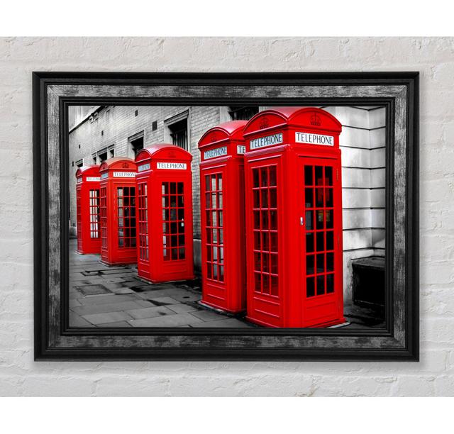 Londoner rote Telefonzellen - Bilderrahmen Kunstdrucke Bright Star Größe: 29,7 cm H x 42 cm B on Productcaster.