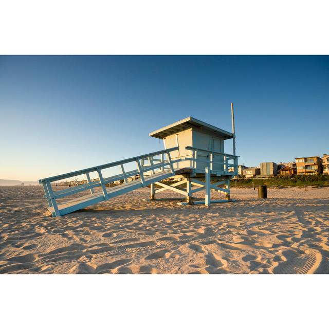 Lifeguard Tower At Sunset House of Hampton Size: 51cm H x 76cm W on Productcaster.