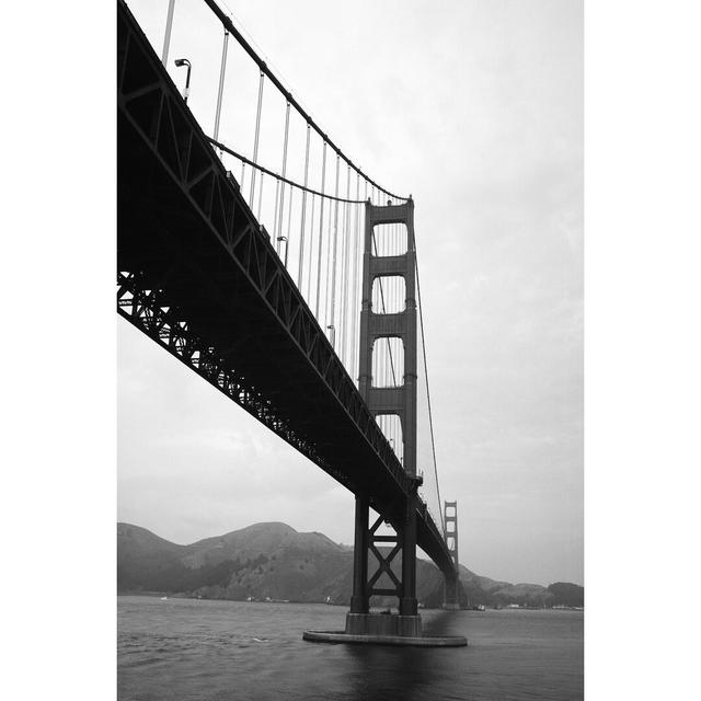 Leinwandbild Golden Gate Bridge III von Bradford Smith Blue Elephant Größe: 122cm H x 81cm B on Productcaster.