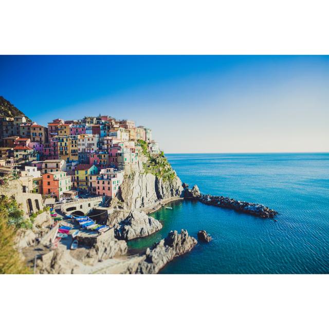 Manarola In Italy by Zodebala - Print House of Hampton Size: 40cm H x 60cm W on Productcaster.